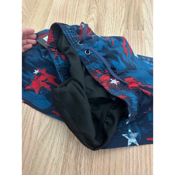 Under Armour Freedom Red/White/Blue Patriotic Swim Trunks Youth Medium NWT - Picture 5 of 6